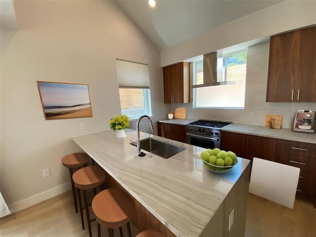 Building Photo - 1903 E 8th St