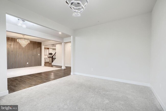 Building Photo - 13605 Otono Dr