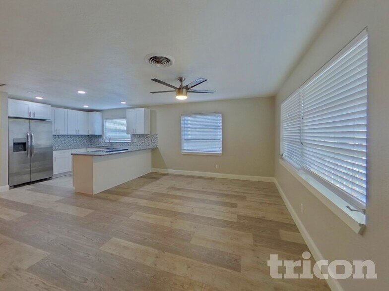 Building Photo - 3635 17th St N