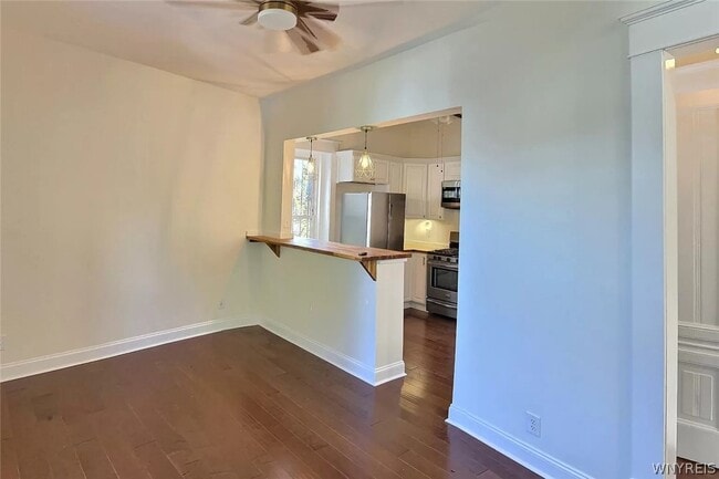 Building Photo - 54 3rd St
