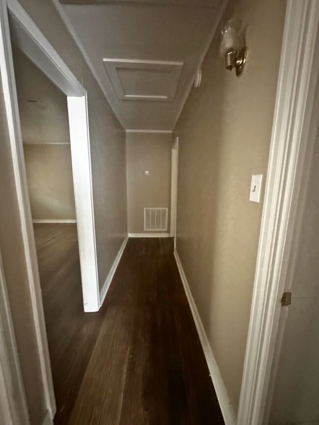 Building Photo - 106 Rosewood Cir