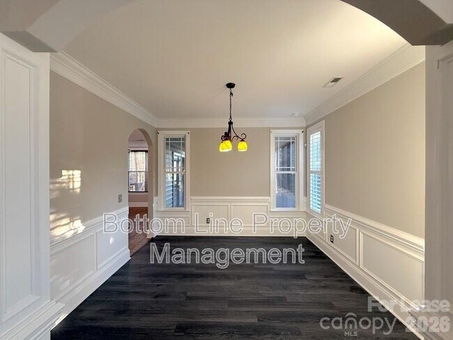 Building Photo - 5200 Craftsman Ridge Dr