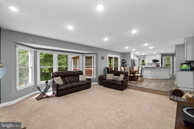 Building Photo - 6874 Caravan Ct
