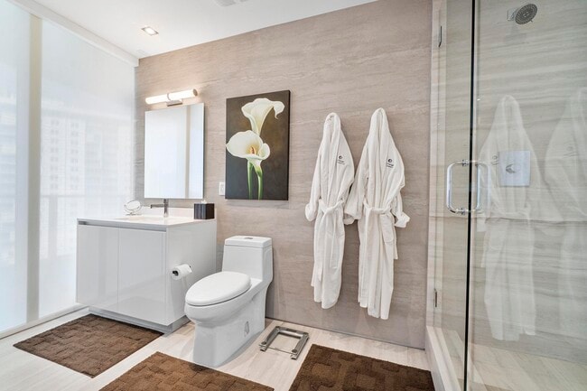 Building Photo - 2200 N Ocean Blvd