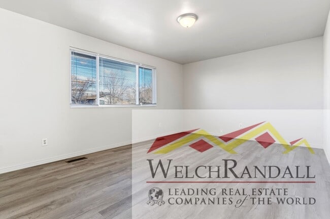 Building Photo - West Valley Home Available NOW!