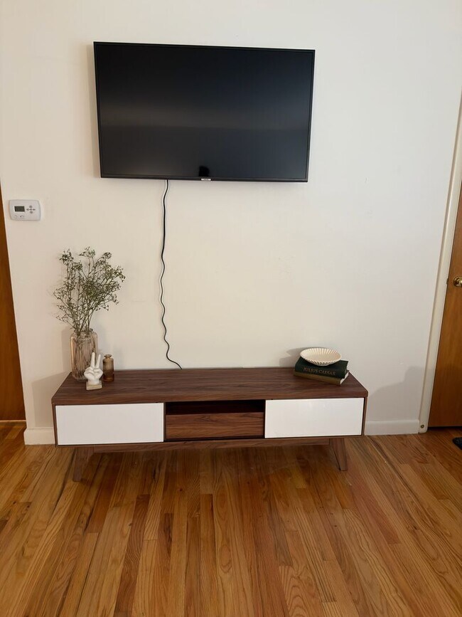 Building Photo - Manito House