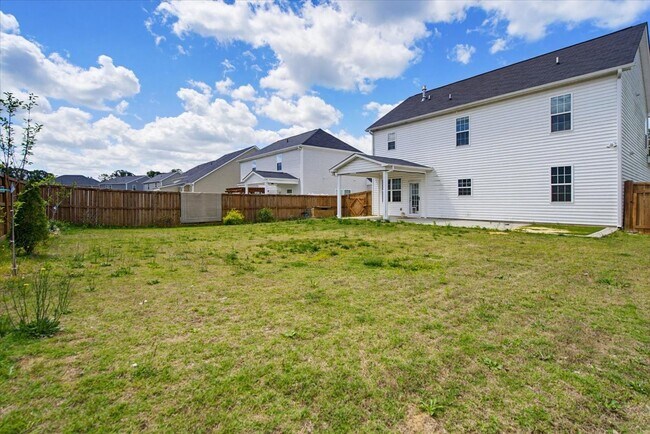 Building Photo - 1717 Stackhouse Dr
