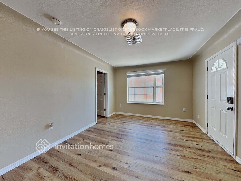 Building Photo - 2545 17th Ave S