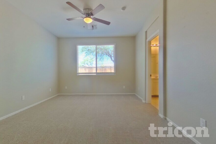 Building Photo - 17350 W Woodlands Ave