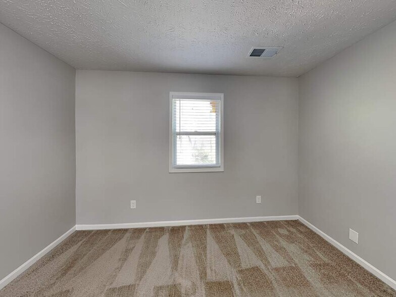 Building Photo - 1052 Autumn Crest Dr