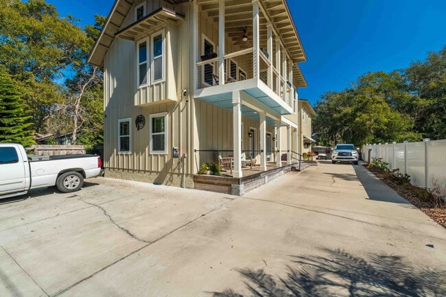 Building Photo - 5422 Leonard St