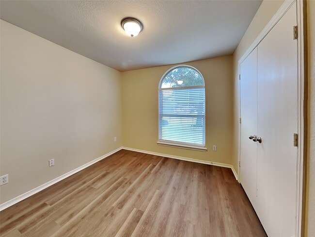 Building Photo - 270 Adobe Terrace S