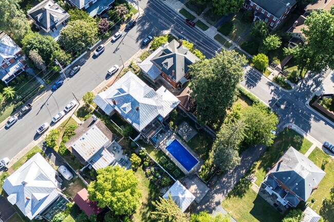 Building Photo - Historic Charm Meets Modern Comfort: Your Downtown Oasis Awaits!