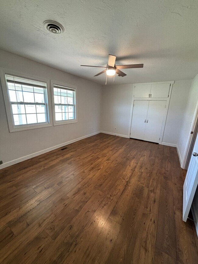 Building Photo - CUTE 1 Bedroom 1 Bathroom Home available NOW in NIXA!!