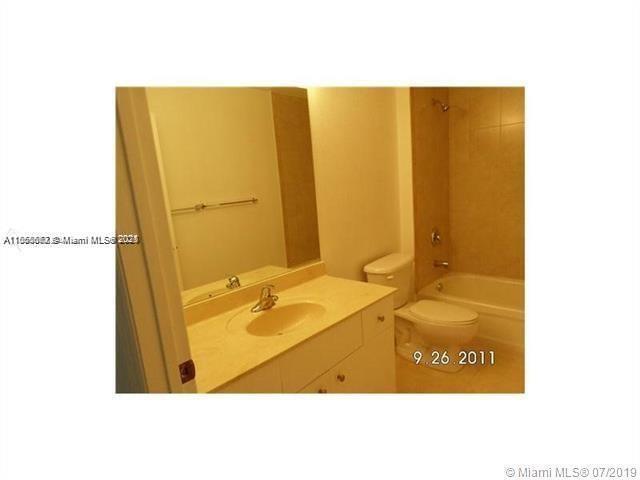 Building Photo - 3818 SW 48th Ave