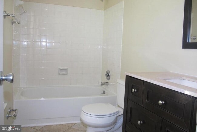 Building Photo - 17407 Gallagher Way