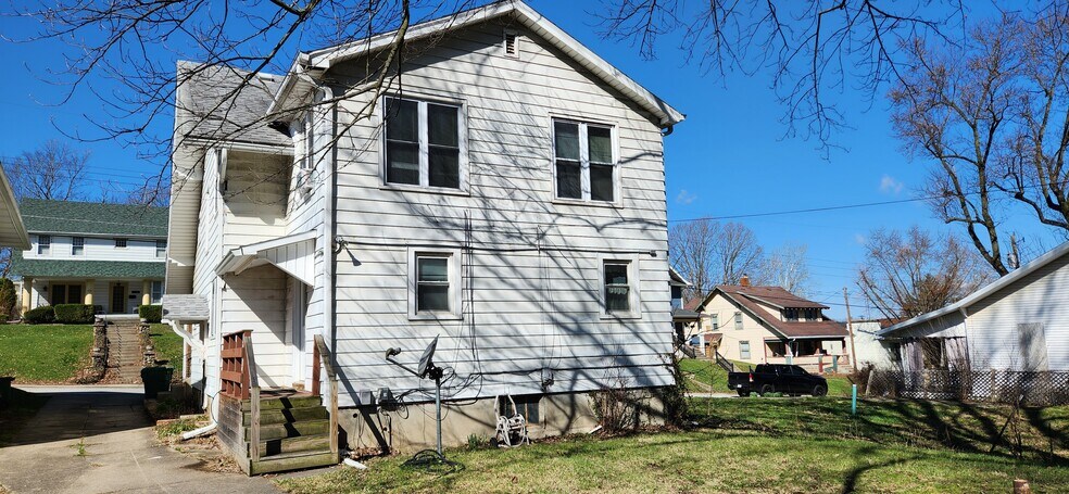 Building Photo - 420 N Main St