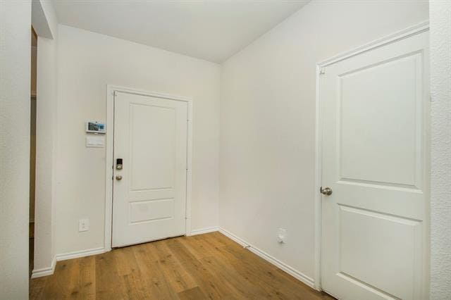 Building Photo - 420 Lucky Ln