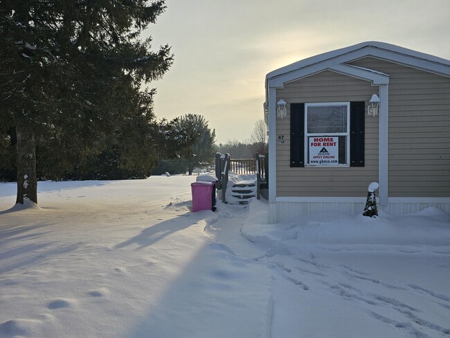 Building Photo - 47 Noble Ln