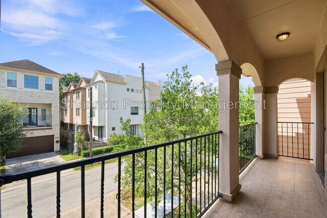 Building Photo - 5642 Petty St