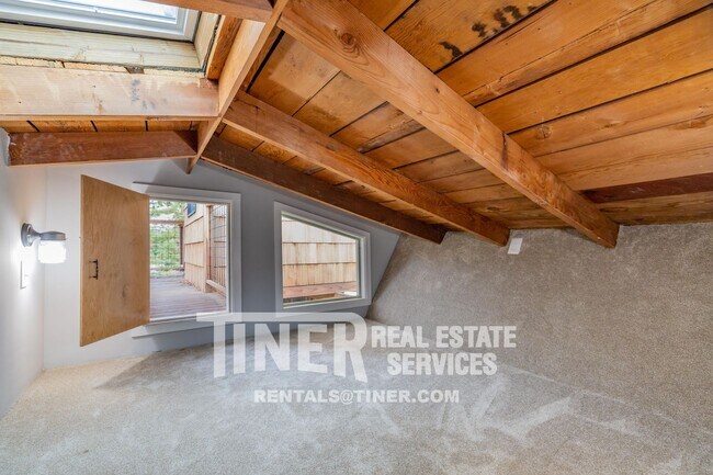 Building Photo - Carmichael Gem - Walking Distance to Ancil...