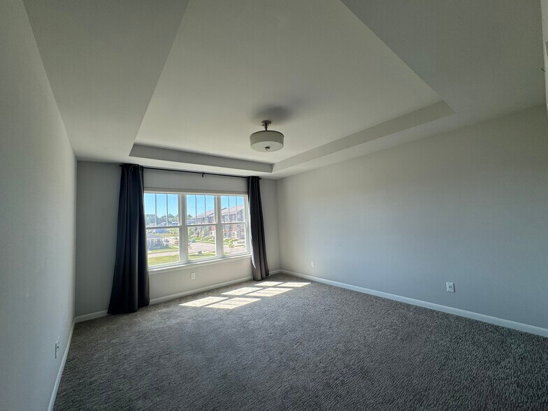 Building Photo - 9353 Honey Elm Ln