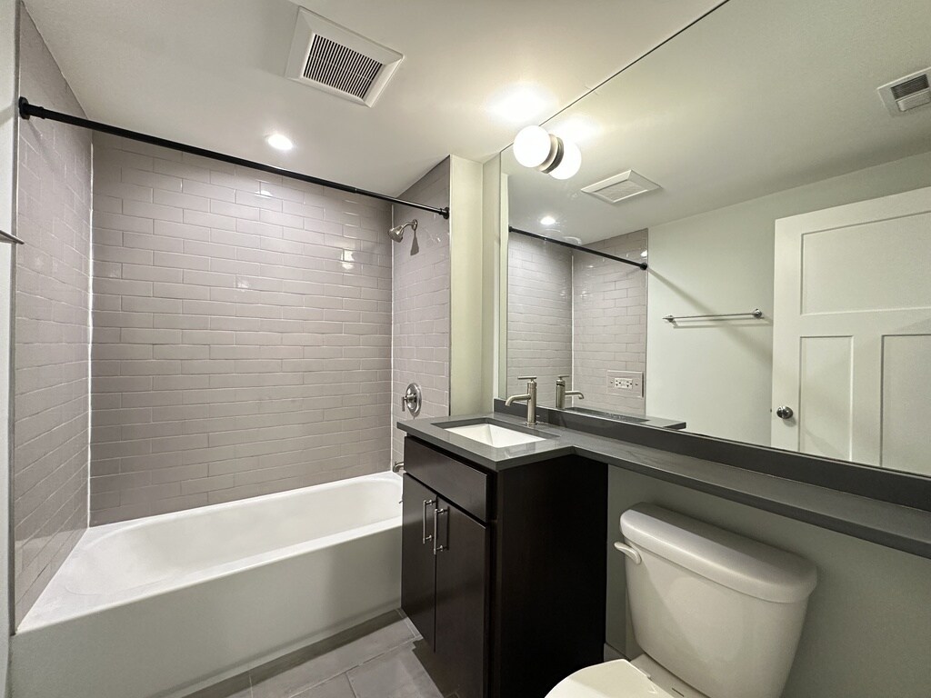 Building Photo - 1149 Maple Ave