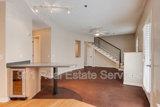 Building Photo - 426 N Front St