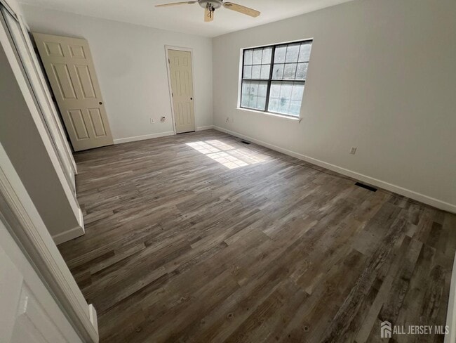Building Photo - 127 Aspen Dr