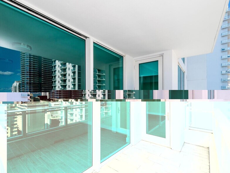 Building Photo - 1080 Brickell Ave