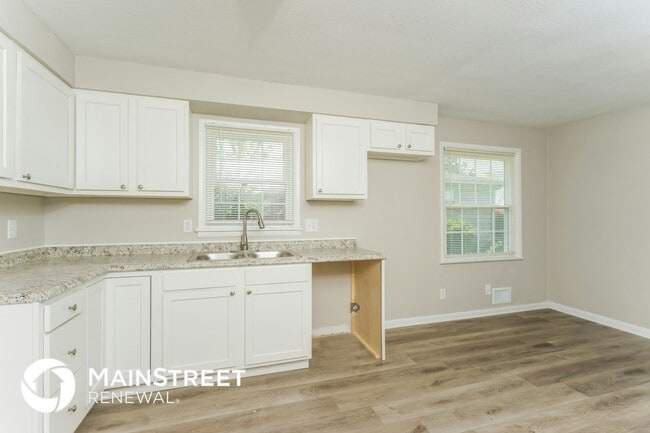 Building Photo - 6102 Jessamine Ln