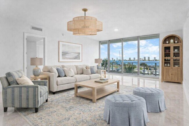 Building Photo - 220 Lake Shore Dr