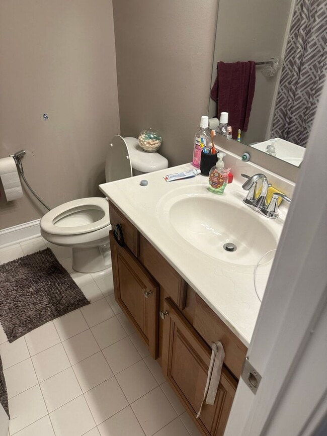 Building Photo - Stylish Townhome for Rent  Near the Heart ...