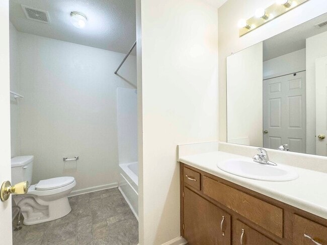 Building Photo - 513-B Peachers Ridge