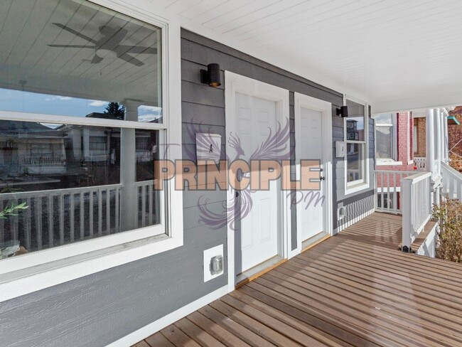 Building Photo - Park Street Tri-plex