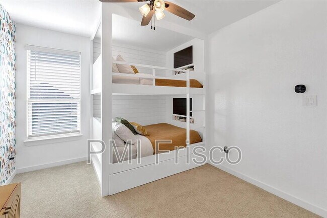 Building Photo - 6105 Poolside Way