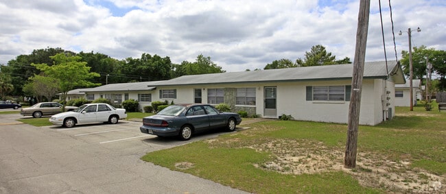 Building Photo - Oakridge Townhouses