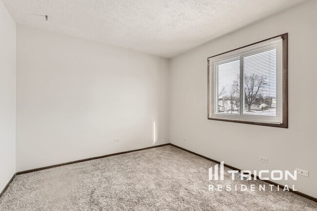 Building Photo - 6701 Foxtree Ave