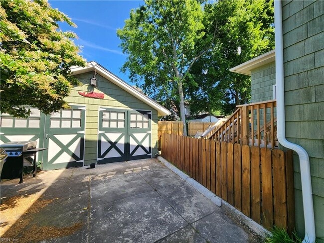 Building Photo - 1420 Morris Crescent