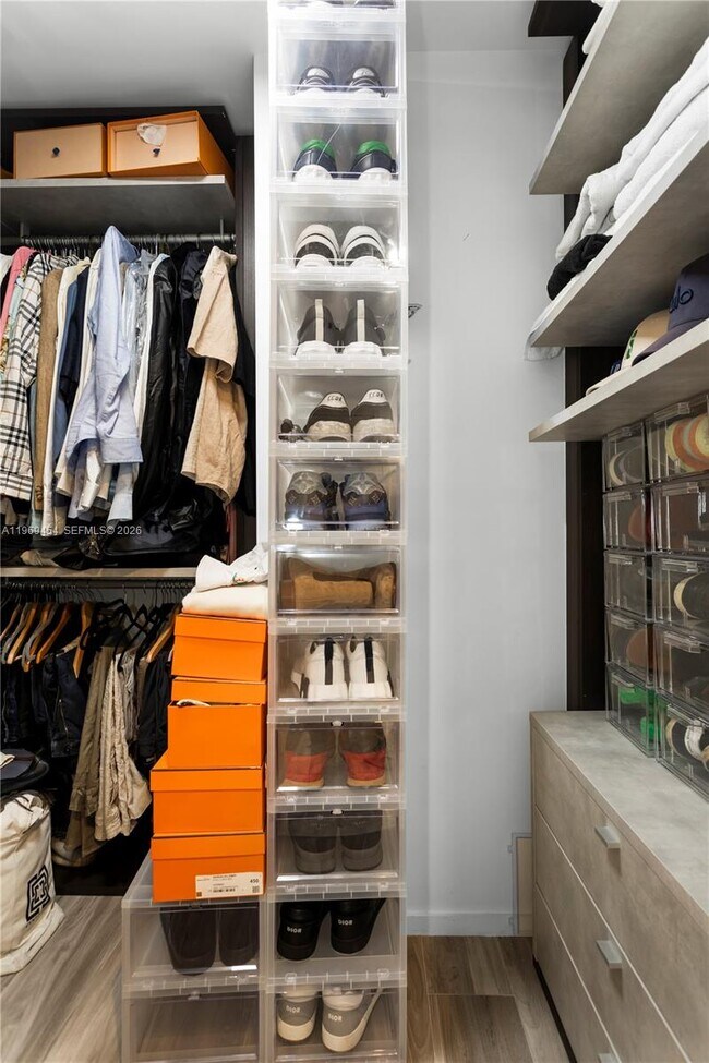 Building Photo - 801 S Miami Ave