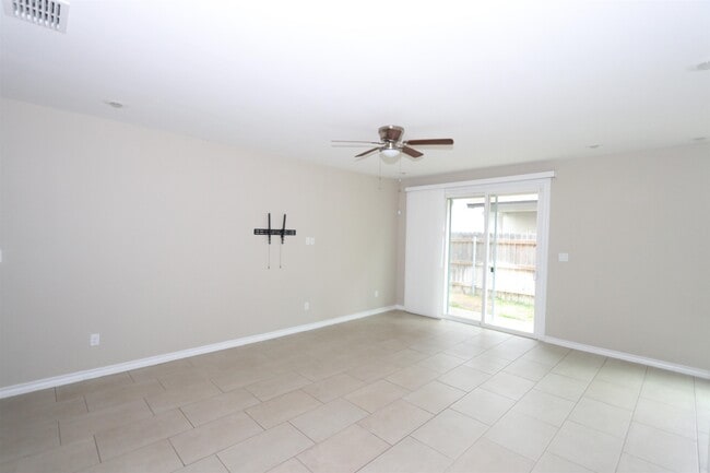 Building Photo - 7964 Elka Lp