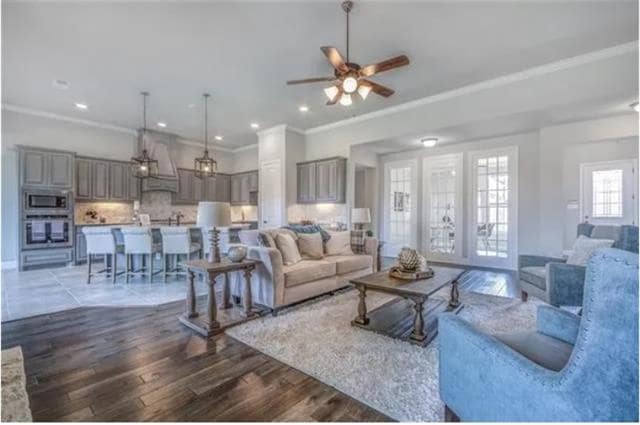 Building Photo - 1017 Merion Dr