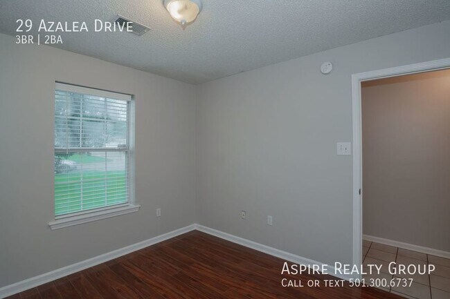 Building Photo - 29 Azalea Dr