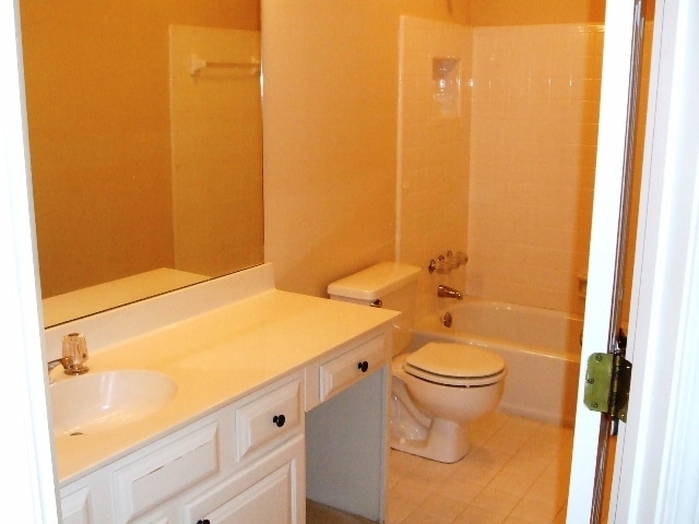 Building Photo - 2562 Oakwood Trce