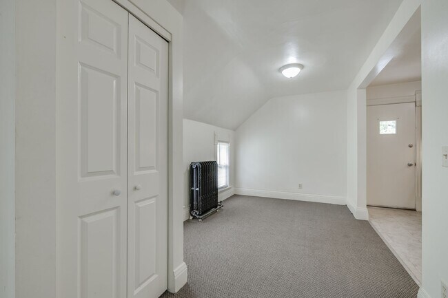 Building Photo - 30 Olcott St