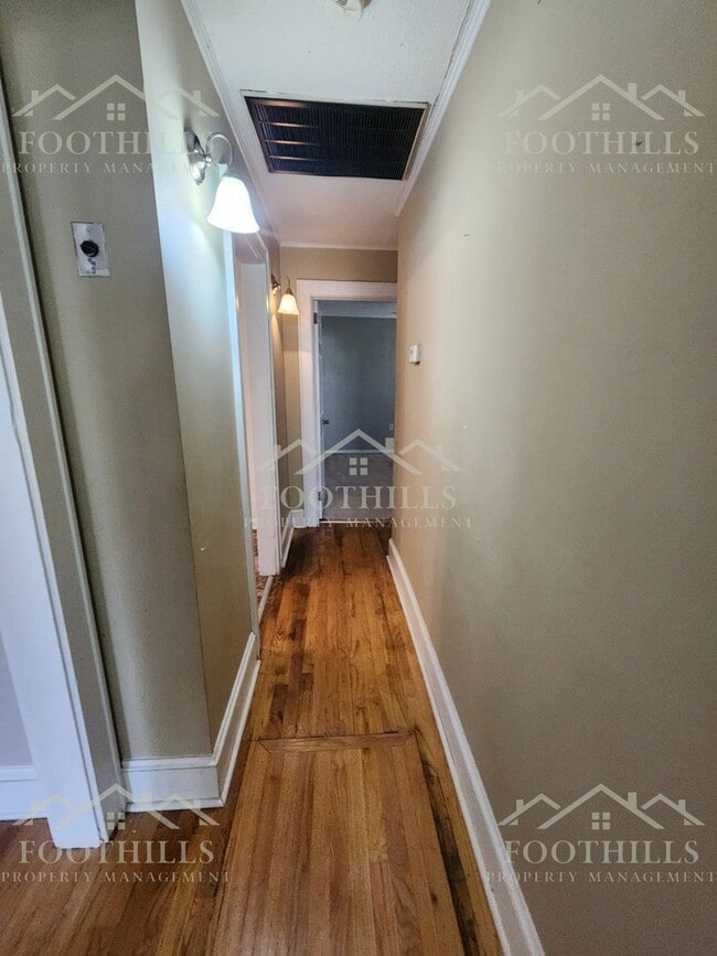 Building Photo - 1917 Inman Dr