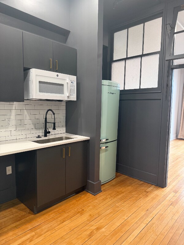 Building Photo - 215 N Main St