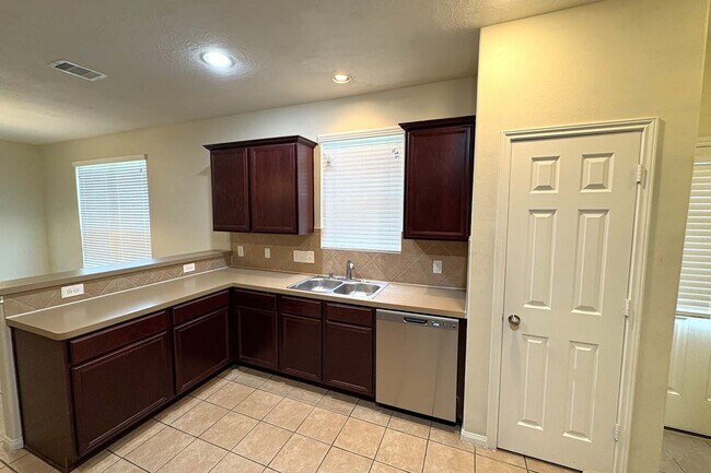 Building Photo - 1023 Doubletree Glen Dr