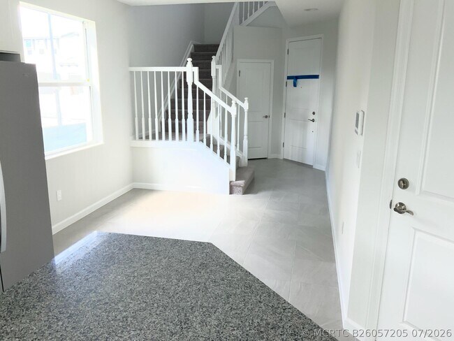 Building Photo - 16340 Oakview Dr