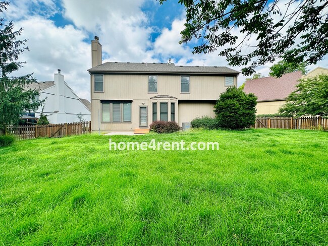 Building Photo - Fantastic South Overland Park Home in Blue...